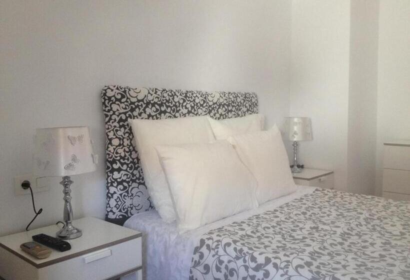 פנסיון Hostal Montilla Sotogrande