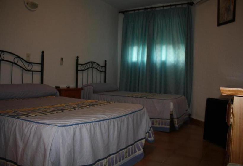 פנסיון Hostal Tamarindos