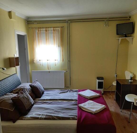 ペンション Váradi Apartman