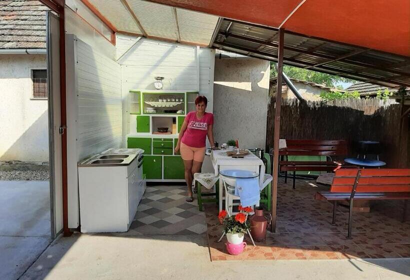 ペンション Váradi Apartman