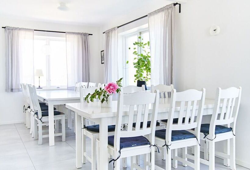 Lotsvillans Vandrarhem