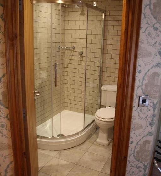 旅馆 The Black Swan