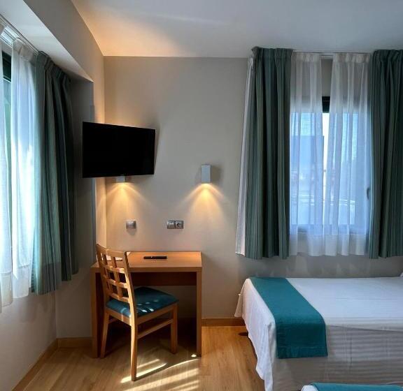 بنسيون Hostal Aralar