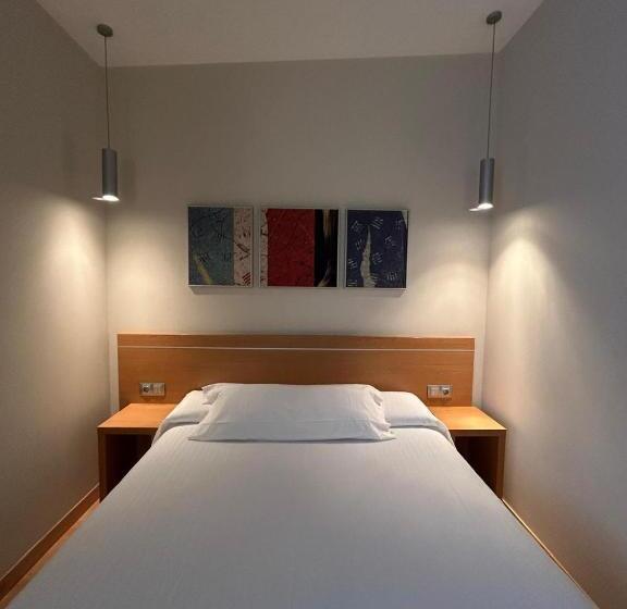 بنسيون Hostal Aralar