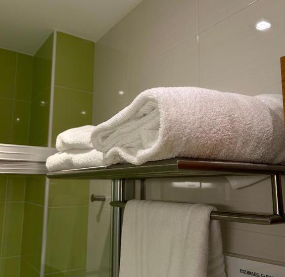 بنسيون Hostal Aralar