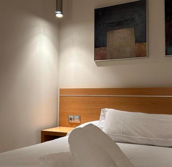 بنسيون Hostal Aralar