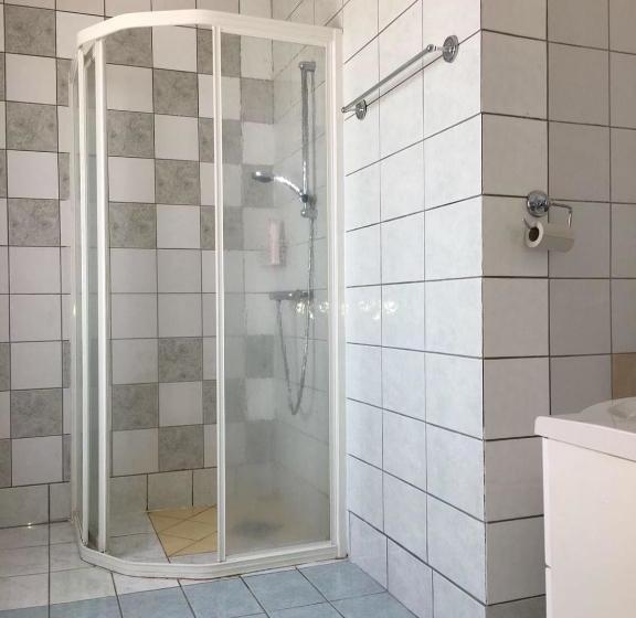 הוסטל Grums Old House