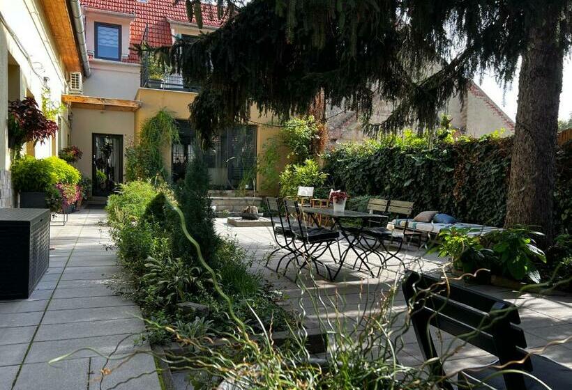 住宿加早餐  Margaréta Garden & Spa