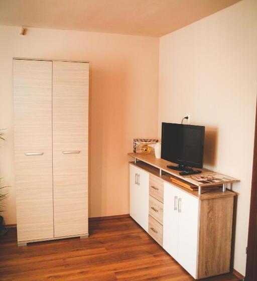 بنسيون Borostyánkert étterem & Vendégház