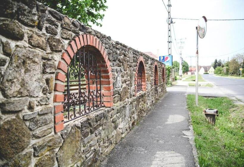 بنسيون Borostyánkert étterem & Vendégház