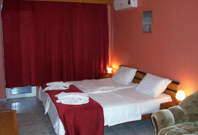 פנסיון Nelly Guest House