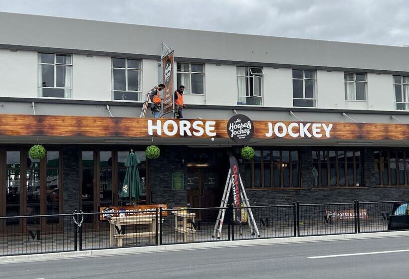 旅馆 Horse And Jockey Inn