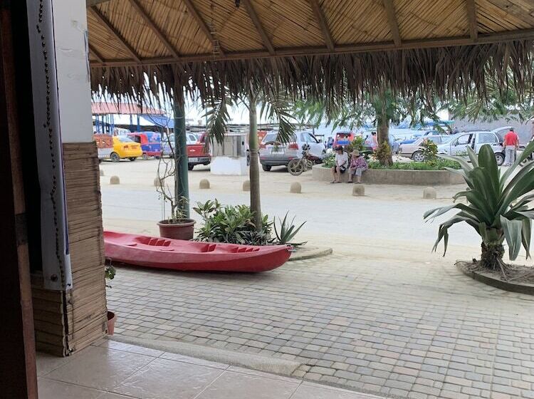 هاستل Hostal Humpback Internacional