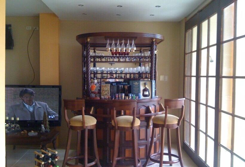 هاستل Hostal Humpback Internacional