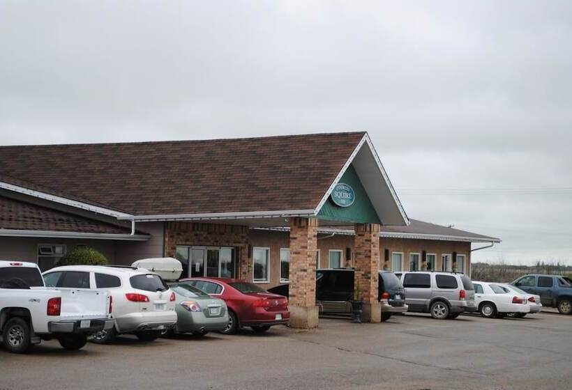 הוסטל Moosomin Country Squire Inn