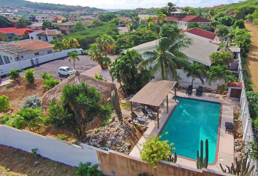 Bantopa Apartments