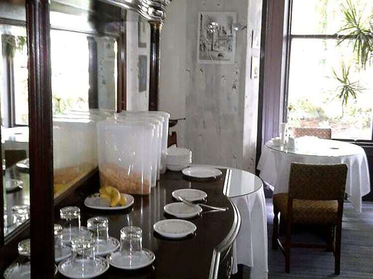 ペンション Cornerstones Guest House