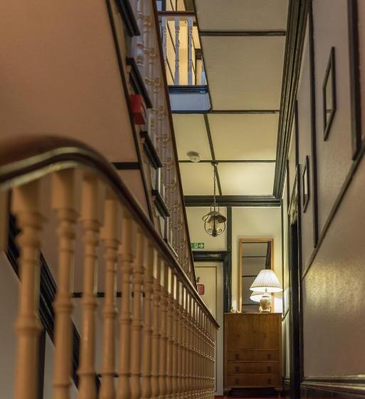 پانسیون Happy Days Guesthouse