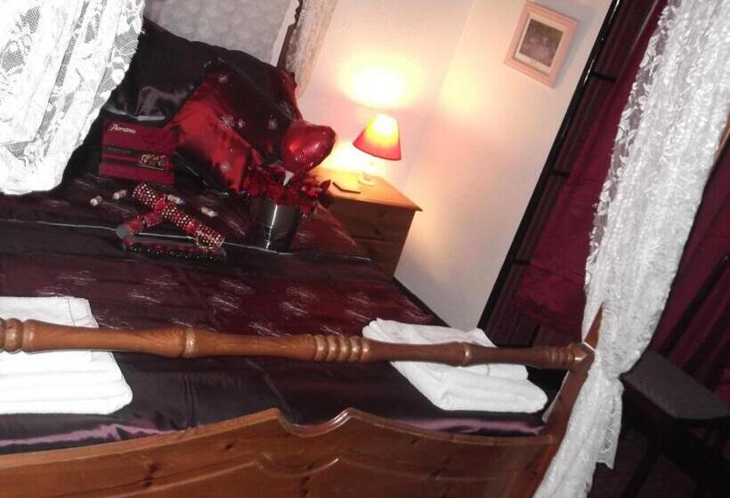 پانسیون Happy Days Guesthouse