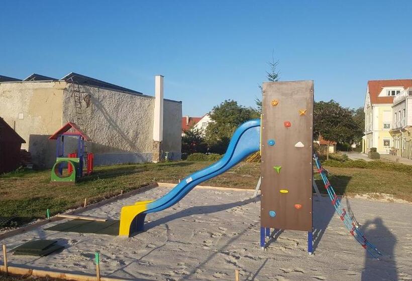 Пансион Holiday Centrum