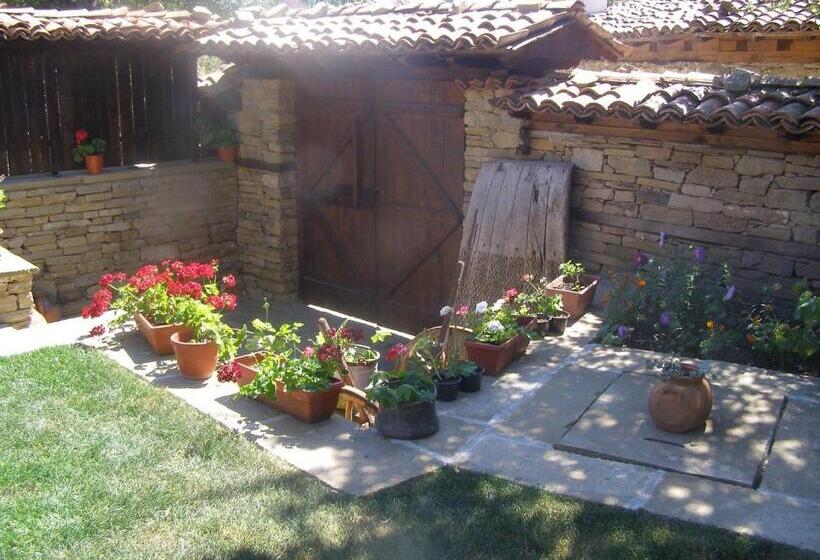بنسيون Kenara Guest House