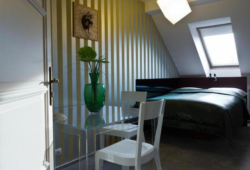 پانسیون Residence Arx & Wellness