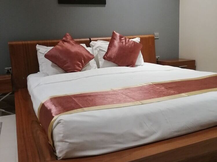 Rahhal Hotel Suites