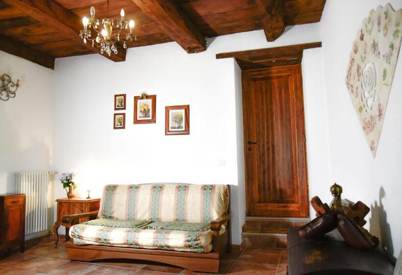 فندق Agriturismo Castello Delle Fornaci   Private Jacuzzi