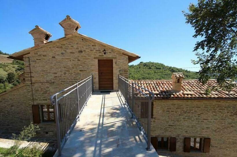 فندق Agriturismo Il Casale Del Barone