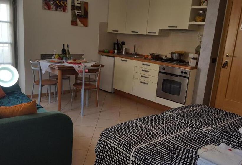 پانسیون Gardarco Camere , O Suite Studios, O Appartamento