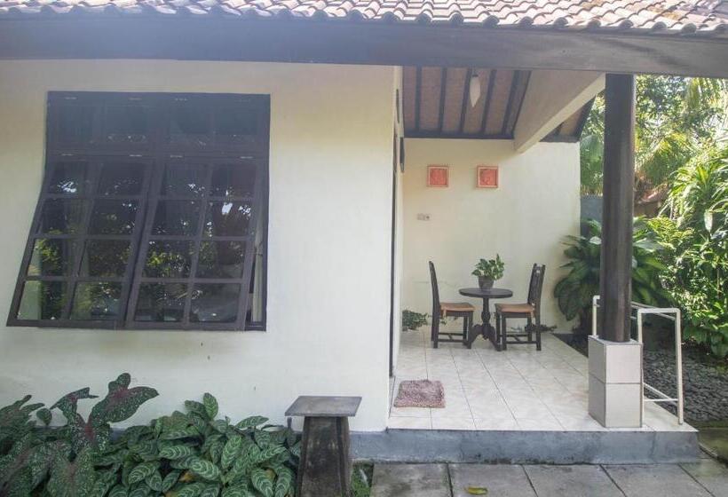 ペンション Giri Sari Guest House Pemuteran Bali