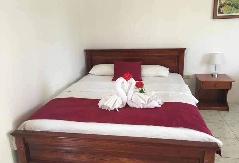 پانسیون Hostal Las Fragatas