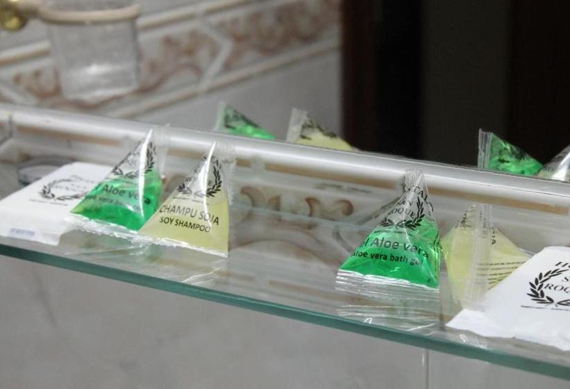 بنسيون Hostal San Roque