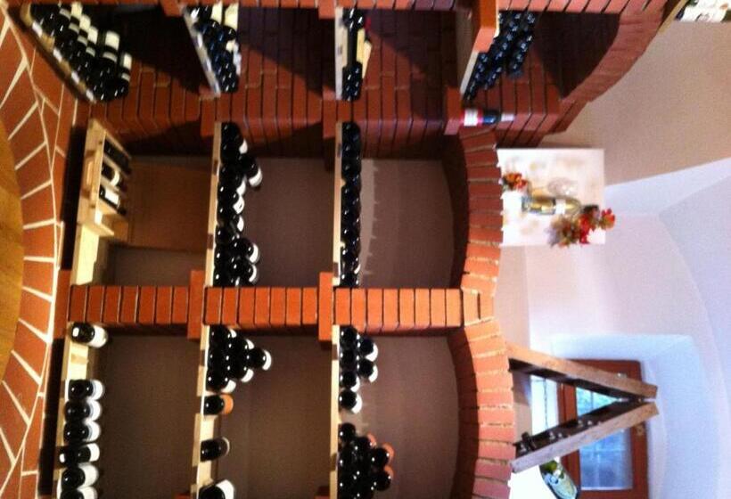 ユースホステル Maurer Gasthof Vinothek