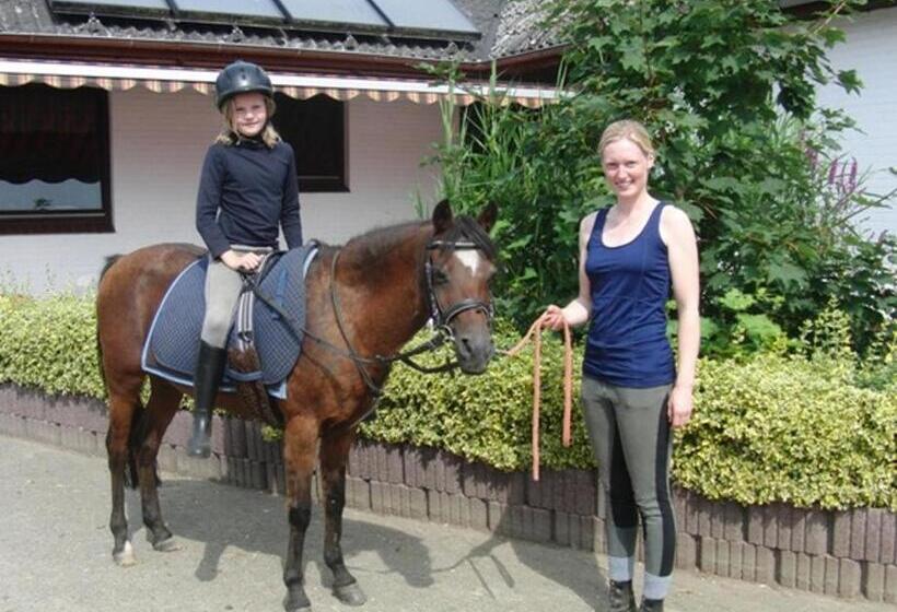 پانسیون Reiterhof Wollesen