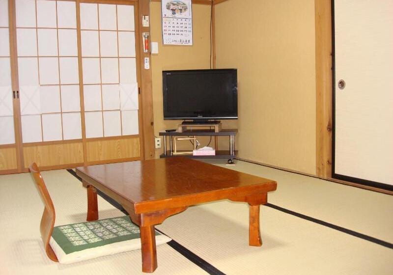 بنسيون Shukubo Kanbayashi Katsukane