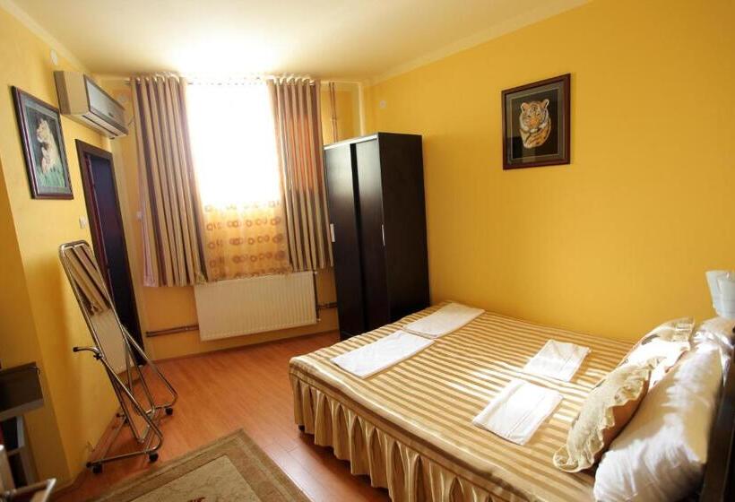 پانسیون Villa Atina