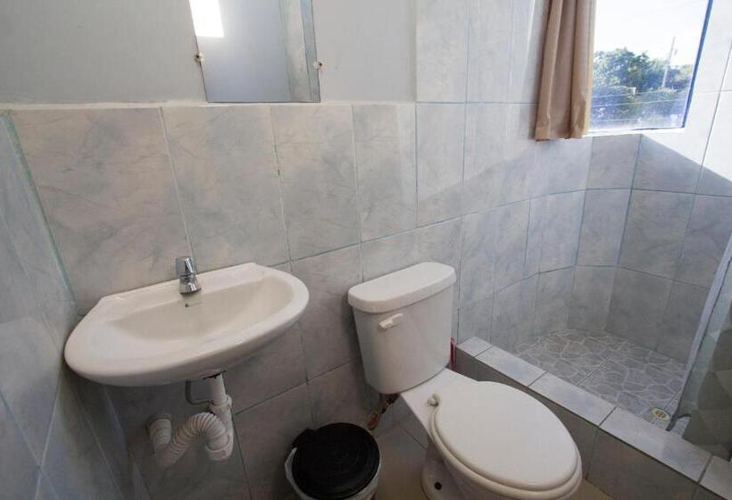 پانسیون Hostal Alcazaba