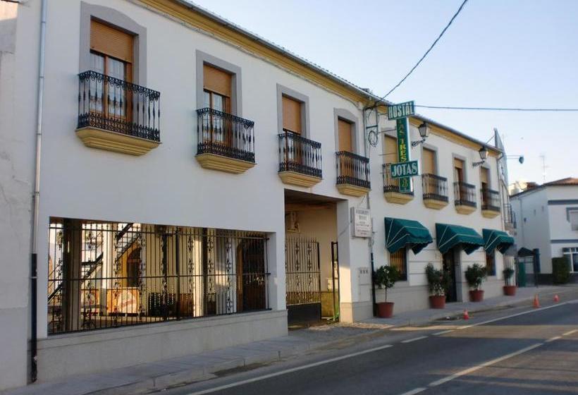 پانسیون Hostal Las Tres Jotas