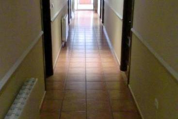 پانسیون Hostal Las Tres Jotas