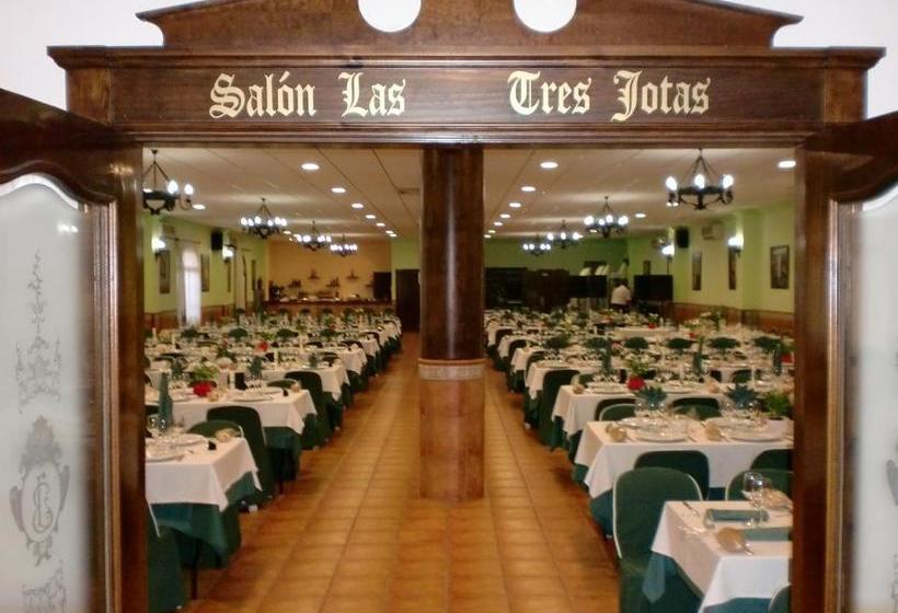 بنسيون Hostal Las Tres Jotas