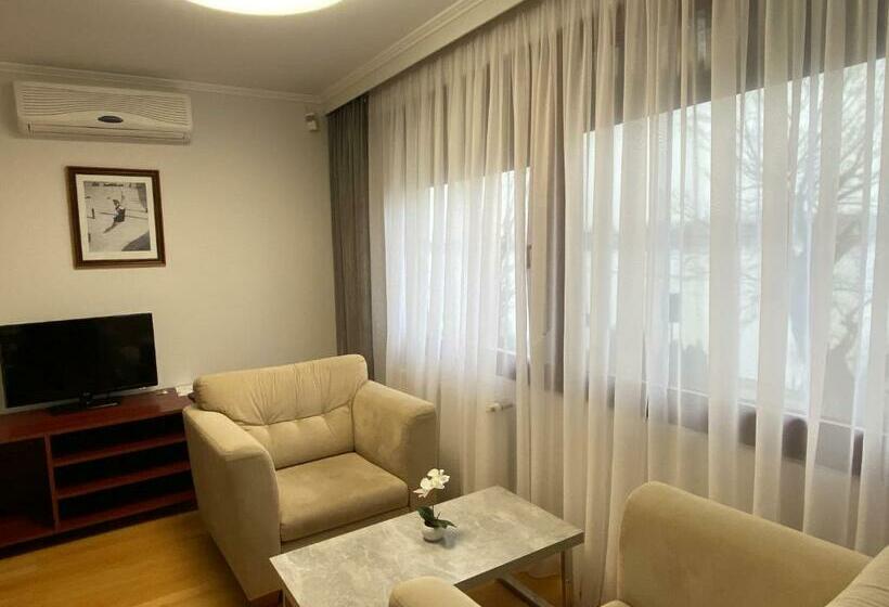 פנסיון Part Cafe Residence