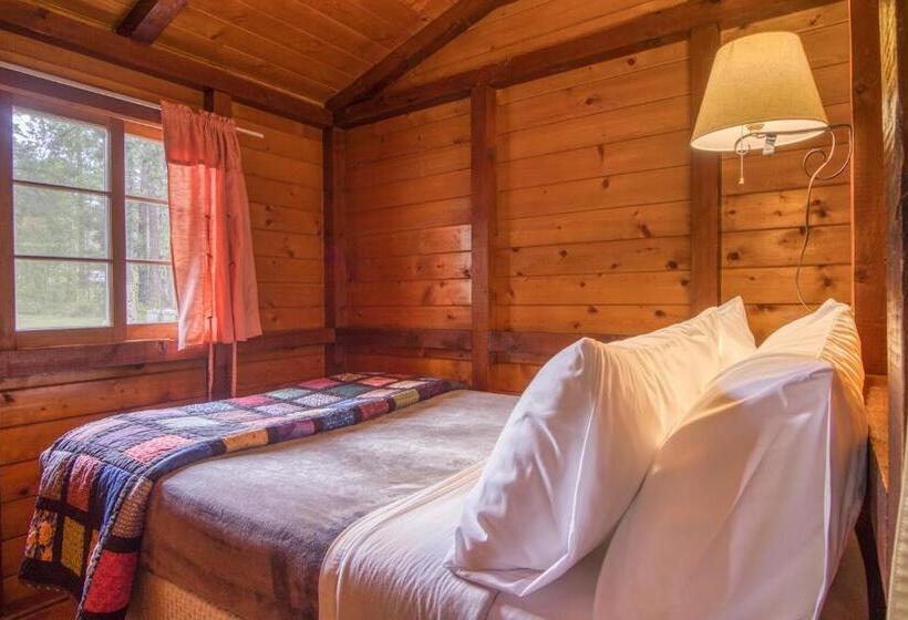 הוסטל Timbers Resort
