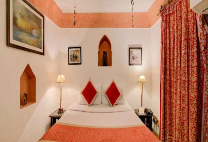 فندق Fort Dadhikar, Alwar