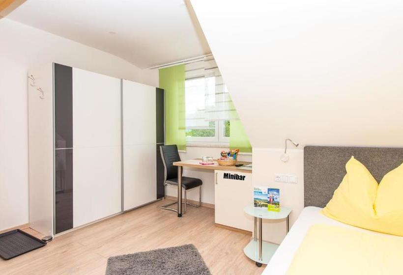 ベッドアンドブレックファースト Ferienwohnungen Und Zimmer Yassi