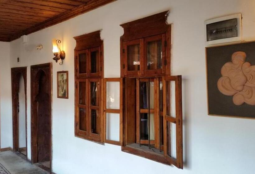 ペンション Chakarova Guest House