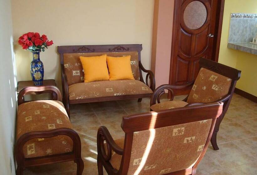 پانسیون Hostal Casa Cascada