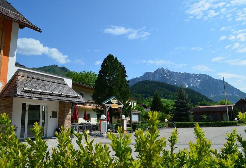 فندق صغير Pension Familie Gruber