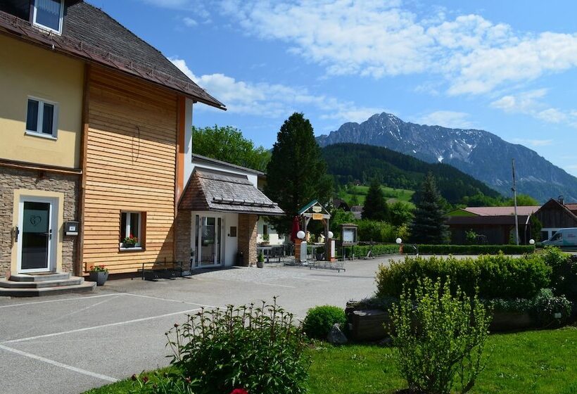 فندق صغير Pension Familie Gruber