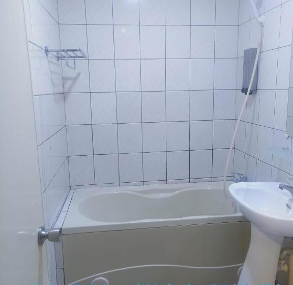 هاستل Yung Feng